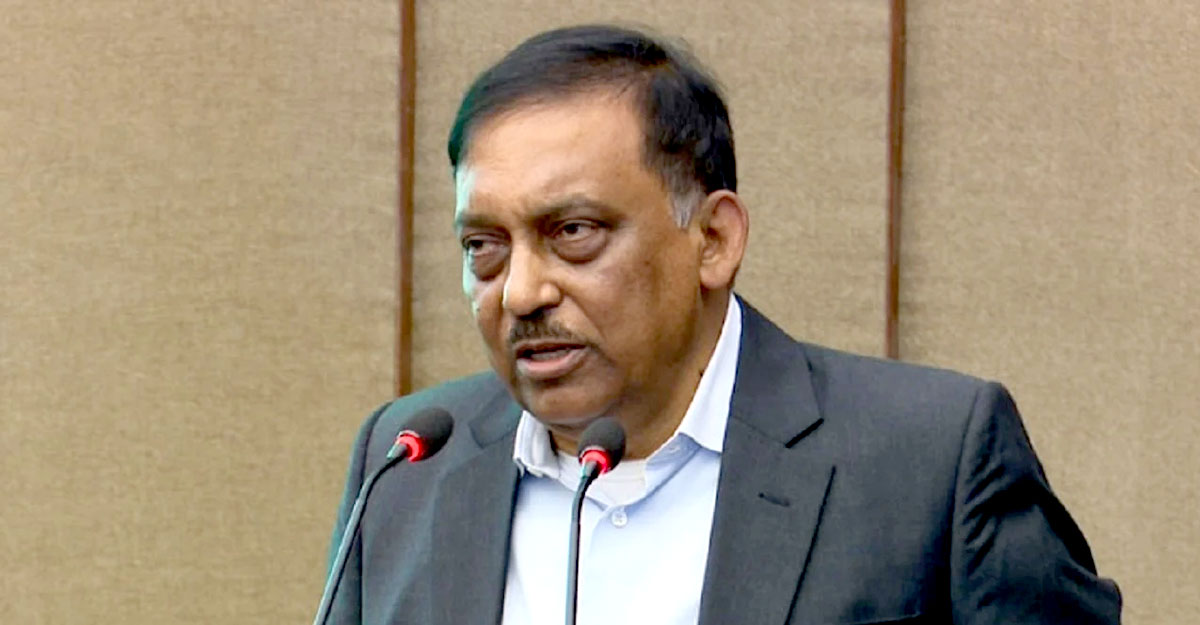 সীমান্ত পেরিয়ে কাউকে বাংলাদেশে ঢুকতে দেয়া হবে না জানিয়েছেন, স্বরাষ্ট্রমন্ত্রী আসাদুজ্জামান খান কামাল: